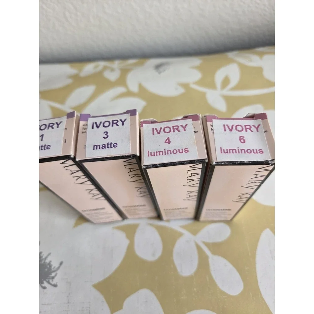 Marykay Timewise Luquid Foundation Ivory (2) Matte (2) Luminous 1 Fl.oz